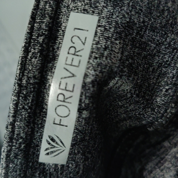 Forever 21 Silver leggings - Picture 6 of 9